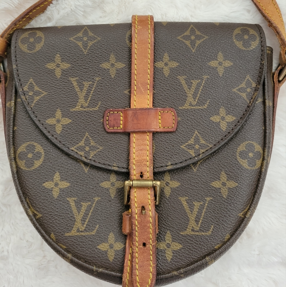 Vintage Louis Vuitton Chantilly PM crosbody bag!